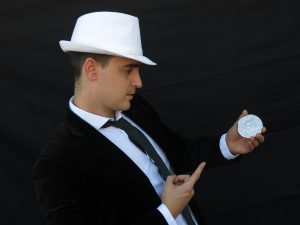 El Mago Jim Magia con monedas